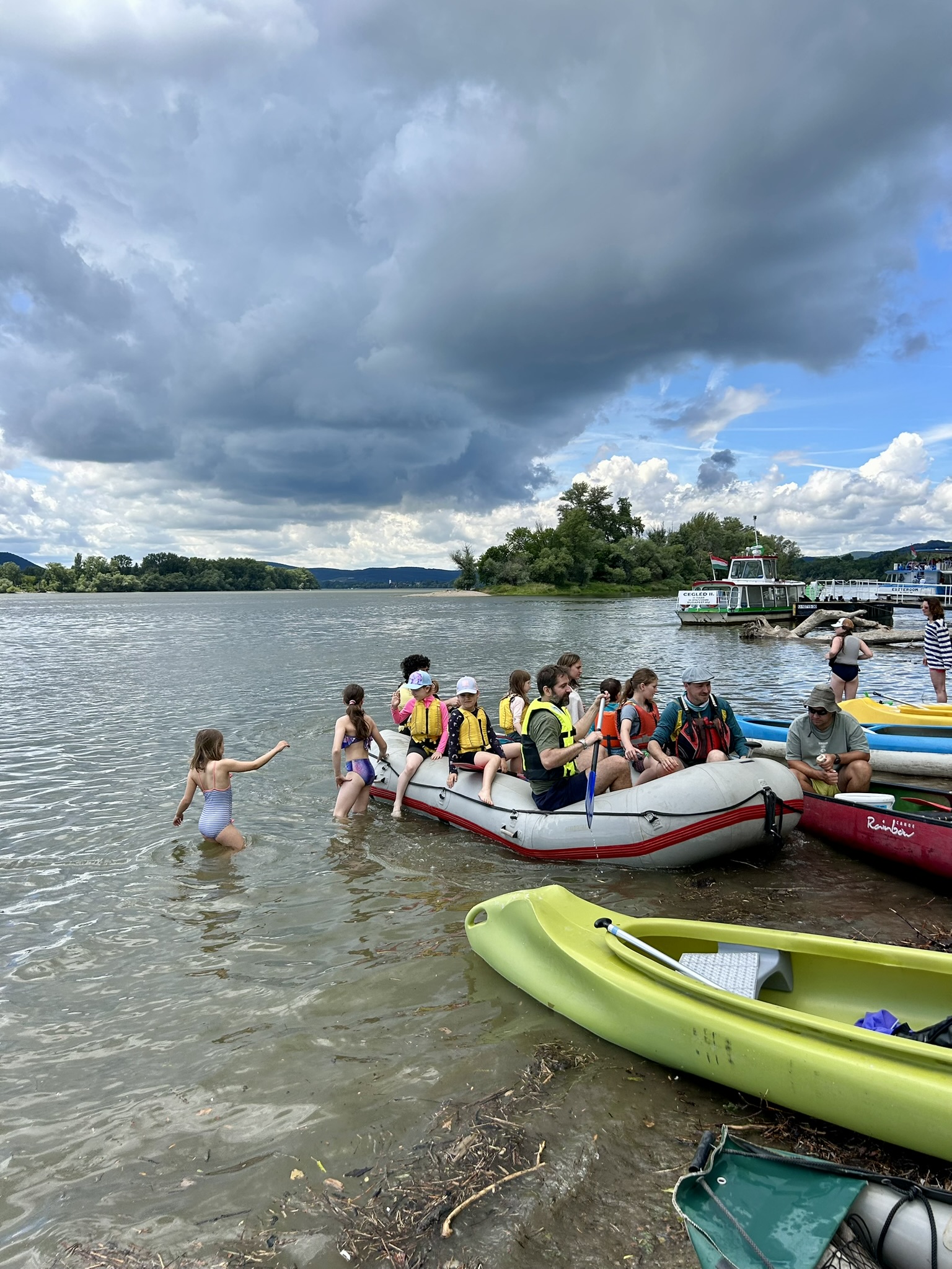 Záverečný splav Ski Lokomotívy pri Szobe